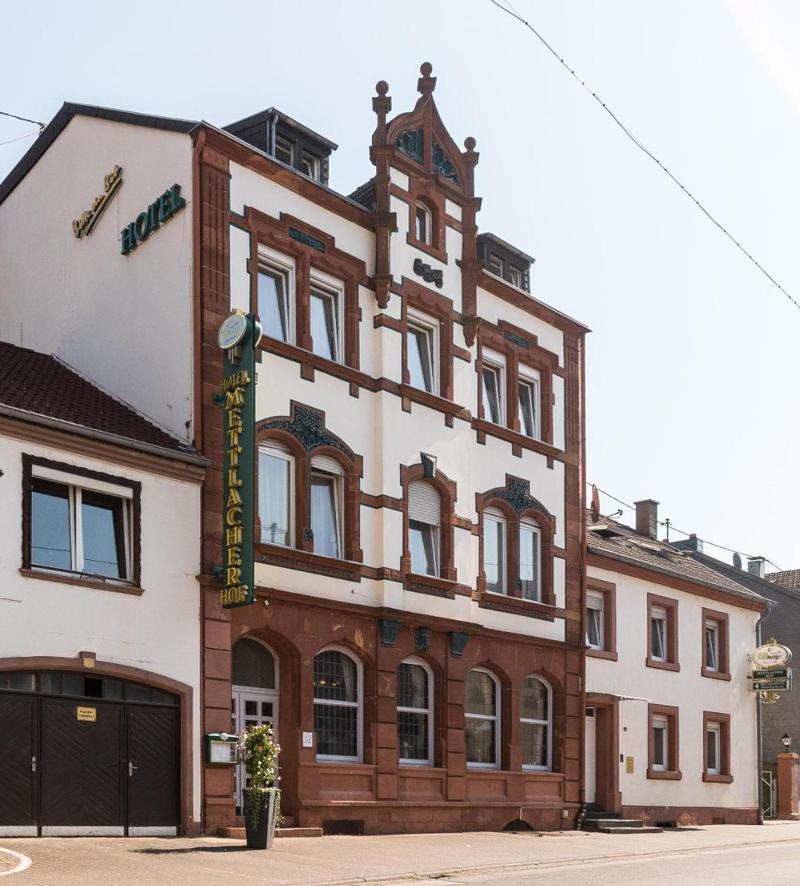Hotel Mettlacher Hof Exterior photo